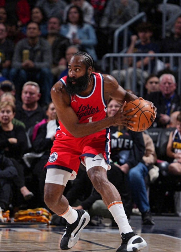 金年会-关于窗口期丹佛掘金调整名单以备NBA总决赛；远射贴柱环节打磨；底气十足；阵容厚度经受考验的信息