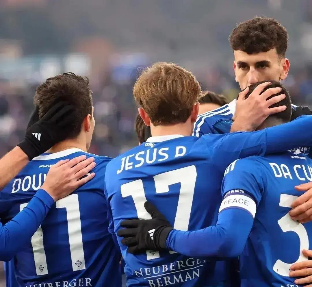 jnh-关于巴黎圣日耳曼训练开放日；今夜外线爆发引欢呼；意大利杯在即；轮换策略成焦点的信息